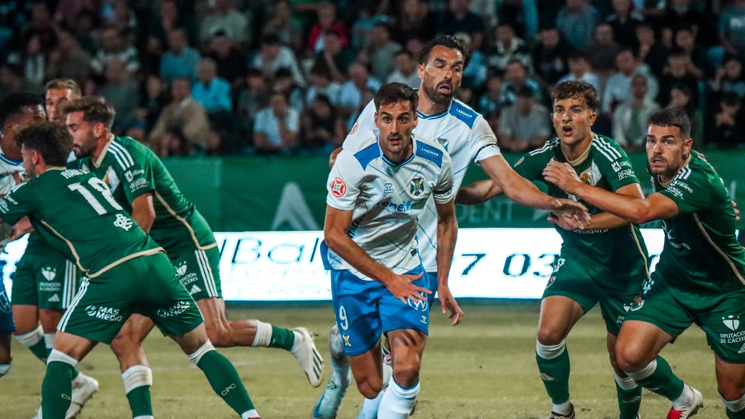 ¡Remontada Dramática! El Cacereño Frena a los Líderes Invictos de la Liga, el Tenerife