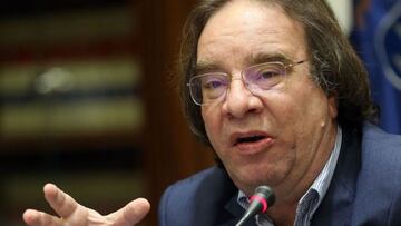 Amós García pide a los políticos que se vacunen con AstraZeneca para "generar confianza"