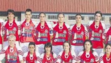 <b>ILUSIÓN. </b>Las jugadoras de Gijón Femenino posaron con ilusión para la foto oficial poco antes de empezar la temporada.