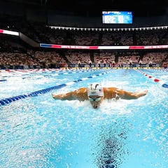Michael Phelps ganó el duelo a Lochte en los 200 estilos
