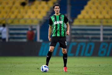 Su participación ha sido mínima durante la temporada 2021/2022 (2 partidos de Serie A y 1 de Coppa Italia, ninguno como titular), pero son ocho las temporadas que Federico Peluso acumula ya en el Sassuolo. El defensor italiano, ex de la Juventus de Turín, podría ser otro de los que cuelgue las botas a sus 38 años tras la conclusión del curso, ya que su contrato con el conjunto neroverdi expira el próximo 30 de junio.