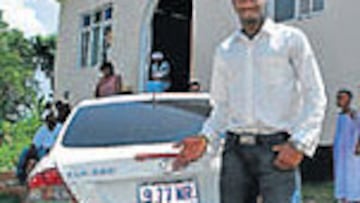 Powell matriculó su coche con el récord