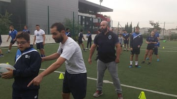 Imagen de un entrenamiento de un equipo de rugby inclusivo.