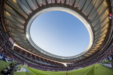 Los seguidores por primera vez en su nuevo estadio.