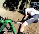 Internet arde: fan se ríe de la caída de un ciclista y lo graba
