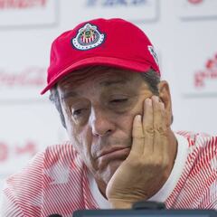 Tomás Boy, 'muy molesto' por pasividad de Chivas