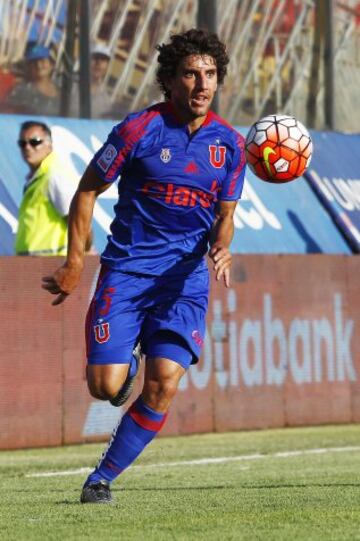 El volante uruguayo de la U recibía $21.943.208 en 2015.