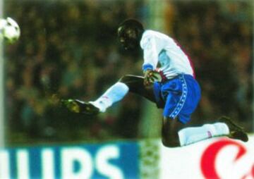 Weah fue el verdugo del Barcelona en los Cuartos de final de la Copa de Europa de 1995