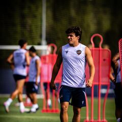 Carlos Álvarez arranca la pretemporada con problemas