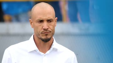 David Gonzalez coaches Millonarios F.C. in a match on the first date of the semifinals of the BetPlay DIMAYOR I 2025 League at the Nemesio Camacho El Campin stadium in Bogota, Colombia. (Photo by Daniel Garzon Herazo/NurPhoto via Getty Images)