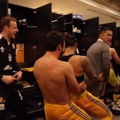 ¡Pura felicidad! Así bailó el 'Piojo', Salcedo y compañía tras haber eliminado a Santos