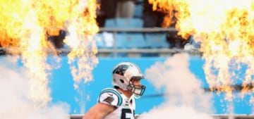 Luke Kuechly estuvo 'on fire' contra los Seahawks. Literalmente. A lo jugadores rivales placados por ¨¦l les encontraron quemaduras de segundo y tercer grado.