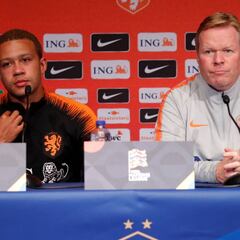 Koeman, a Depay: "Cuando seas Messi, podrás pasearte por el campo"