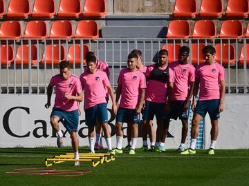El Atlético usa esta temporada el color rosa para los entrenamientos de Champions League.