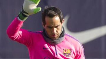 Claudio Bravo podr&iacute;a ver acci&oacute;n con Barcelona en Copa del Rey.