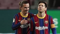 Soccer Football - La Liga Santander - FC Barcelona v Getafe - Camp Nou, Barcelona, Spain - April 22, 2021 Barcelona&#039;s Antoine Griezmann celebrates scoring their fifth goal with Lionel Messi REUTERS/Albert Gea