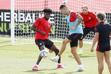 Vitolo y Thomas durante el entrenamiento.
 