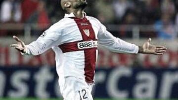 <b>RECUPERACIÓN. </b>Kanouté se ejercitó ayer al margen pero se apunta para jugar en el Bernabéu.