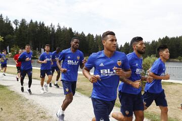 El Valencia continúa su preparación en Suiza