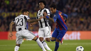 Juan Guillermo Cuadrado y Dani Alves fueron figuras en el planteamiento ante el Barcelona