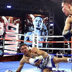 Valdez rompe los pronósticos noqueando a Berchelt