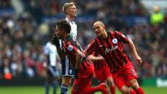 WEST BROMWICH, ENGLAND - APRIL 04:  Eduardo Vargas of QPR celebrates scoring the opening goal with Bobby Zamora of QPR during the Barclays Premier league match West Bromwich Albion and Queens Park Rangers at The Hawthorns on April 4, 2015 in West Bromwich, England.  (Photo by Matthew Lewis/Getty Images)