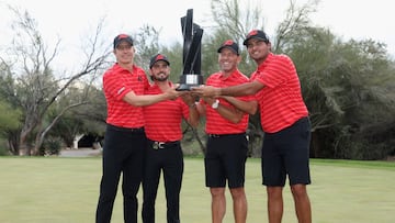 Los golfistas Carlos Ortiz, Abraham Ancer, Sergio García and Eugenio López-Chacarra, del equipo Fireballs, posan con el título por equipos del LIV Golf de Tucson.