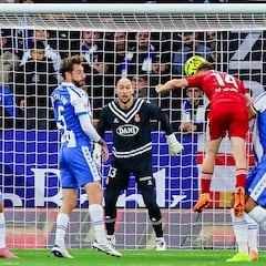 Dmitrovic, paradones para Tea: “Tuve que dormir en otro cuarto”