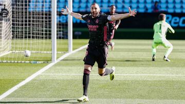 Benzema celebr&oacute; as&iacute; el 0-1 en Bala&iacute;dos.