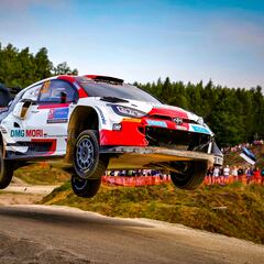 Elfyn Evans vuela en los tramos de Estonia