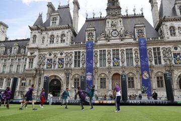 Ya empiezan a llegar los primeros seguidores a las Fan Zones en París