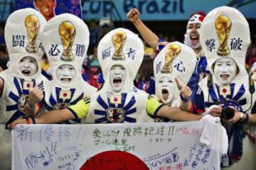 Los hinchas de distintas nacionalidades se robaron la película en la cita.