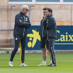 Marcelino vuelve a la espera de un refuerzo en ataque