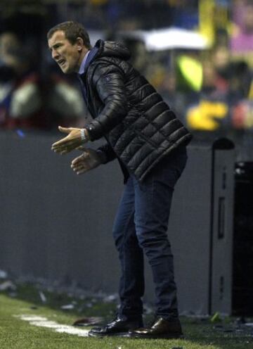 El técnico de Boca Juniors, Adolfo Arruabarrena durante el Superclásico.