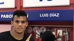 Luis Díaz visita a sus compañeros sin haber definido su futuro