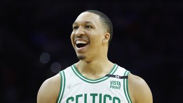 PHILADELPHIA, PENNSYLVANIA - FEBRUARY 15: Grant Williams #12 of the Boston Celtics celebrates during the third quarter against the Philadelphia 76ers at Wells Fargo Center on February 15, 2022 in Philadelphia, Pennsylvania. NOTE TO USER: User expressly acknowledges and agrees that, by downloading and or using this photograph, User is consenting to the terms and conditions of the Getty Images License Agreement.   Tim Nwachukwu/Getty Images/AFP
== FOR NEWSPAPERS, INTERNET, TELCOS & TELEVISION USE ONLY ==