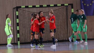 La Selecci&oacute;n celebra un gol ante Eslovenia.