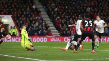 Romelu Lukaku anota el segundo gol del Everton en el partido de FA Cup entre los toffees y el Bournemouth.