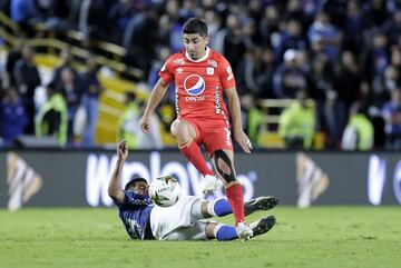 Aunque pretendido en Argentina por Newell´s y Rosario Central. El mediocampista de 28 años fue clave para la consecución de la estrella 14. Según el portal alemán, el volante está por encima de Adrián Ramos que está tasado en 1 millón de euros.