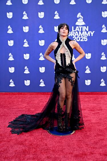  Aitana posa en la alfombra roja de los Latin Grammys 2025 celebrados en el MGM Grand Las Vegas. 