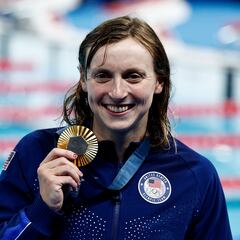 What world record did U.S. swimming star Katie Ledecky just tie at the Paris 2024 Olympics?