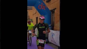 La triatleta Ruth Gómez en el momento en el que llegaba a la meta.