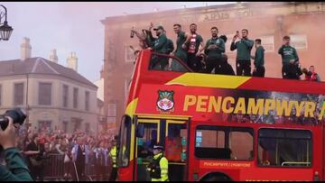¡Locura total! Así celebró la afición del equipo de Ryan Reynolds su ascenso a cuarta división