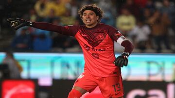 Guillermo Ochoa durante un partido del América en el 2022