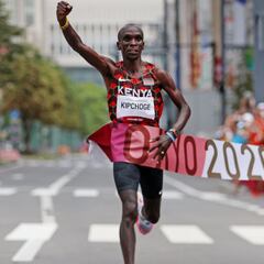 Kipchoge se convierte en mito