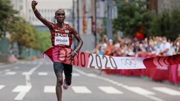 Kipchoge se convierte en mito