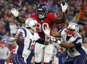 La defensa de los Houston Texans con el outside linebacker Jadeveon Clowney a la cabeza fue capaz de frenar en muchas ocasiones a Brady. Pero el ataque no les ayudó.