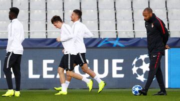 Henry, durante el entrenamiento del M&oacute;naco.