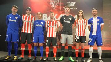 El Athletic present&oacute; las nuevas camisetas para la pr&oacute;xima temporada. Iago Herrer&iacute;n, San Jos&eacute;, Muniain, Aduriz, Laporte, Ainhoa y Damaris hicieron de modelos.