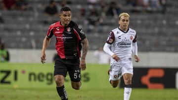 (L-R), Anderson Santamaria of Atlas and Lucas Rodriguez of Tijuana during the game Atlas vs Tijuana, corresponding to 16th round of the Torneo Apertura Grita Mexico A21 of the Liga BBVA MX, at Jalisco Stadium, on October 28, 2021.

<br><br>

(I-D), Anderson Santamaria de Atlas y Lucas Rodriguez de Tijuana durante el partido Atlas vs Tijuana, Correspondiente a la Jornada 16 del Torneo Apertura Grita Mexico A21 de la Liga BBVA MX, en el Estadio Jalisco, el 28 de Octubre de 2021.